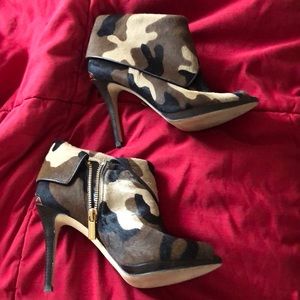 Michael Kors Heel